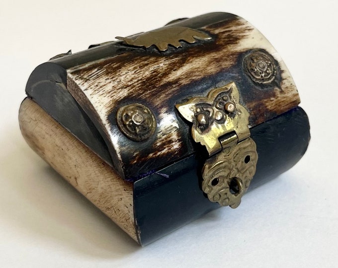 Tiny Bone Inlay Box Treasure Jewelry Trinket Stash Box Hinged Lid Top Handmade Vintage India Morocco Brass Details