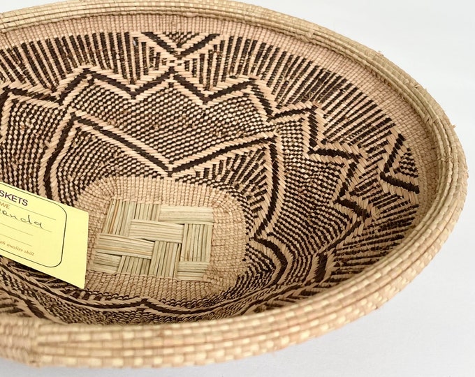 Signed Hwange Basket Bowl Round Circle Hand Woven Zimbabwe Africa Basket Boho Minimalist Coffee Table Table Decor