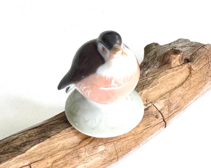 Vintage Royal Copenhagen Robin Bird Figurine Danish Porcelain Style 2238