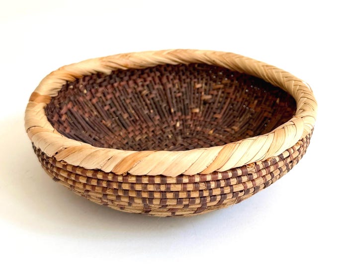Small Vintage Artisan Handwoven Basket Bowl 6" Round Circle