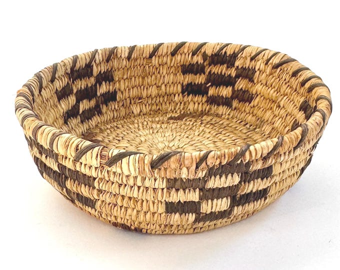Native American Papago Basket Bowl Handmade Handwoven Native American Tohono O'Odham Baskets Round Circular Shape