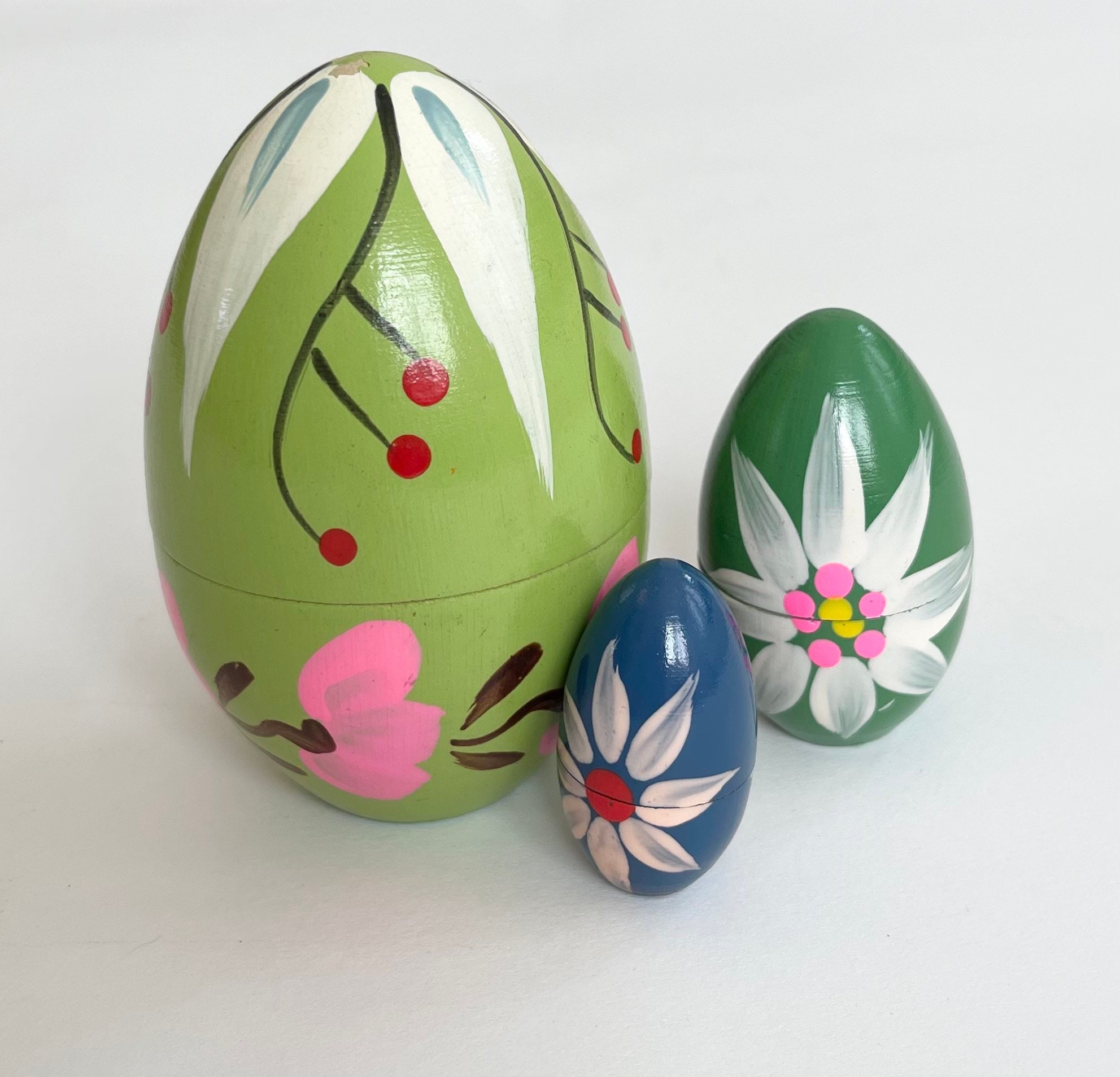 Polish Wooden Nesting Egg Lot of 4 Hand Painted Eggs Vintage Handmade