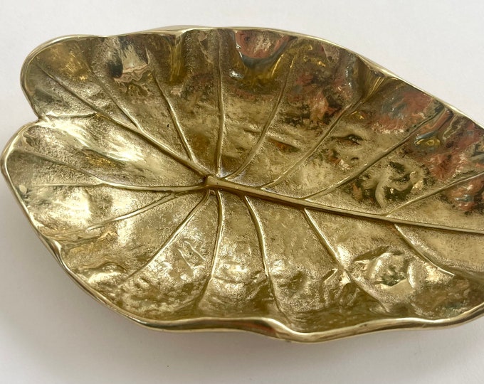 Virginia Metalcrafters Leaf Dish Heavy Solid Cast Gold Metal Calla Lilly Trinket Dish Jewelry Tray Catchall Ring Dish Copyright 1948 3-23