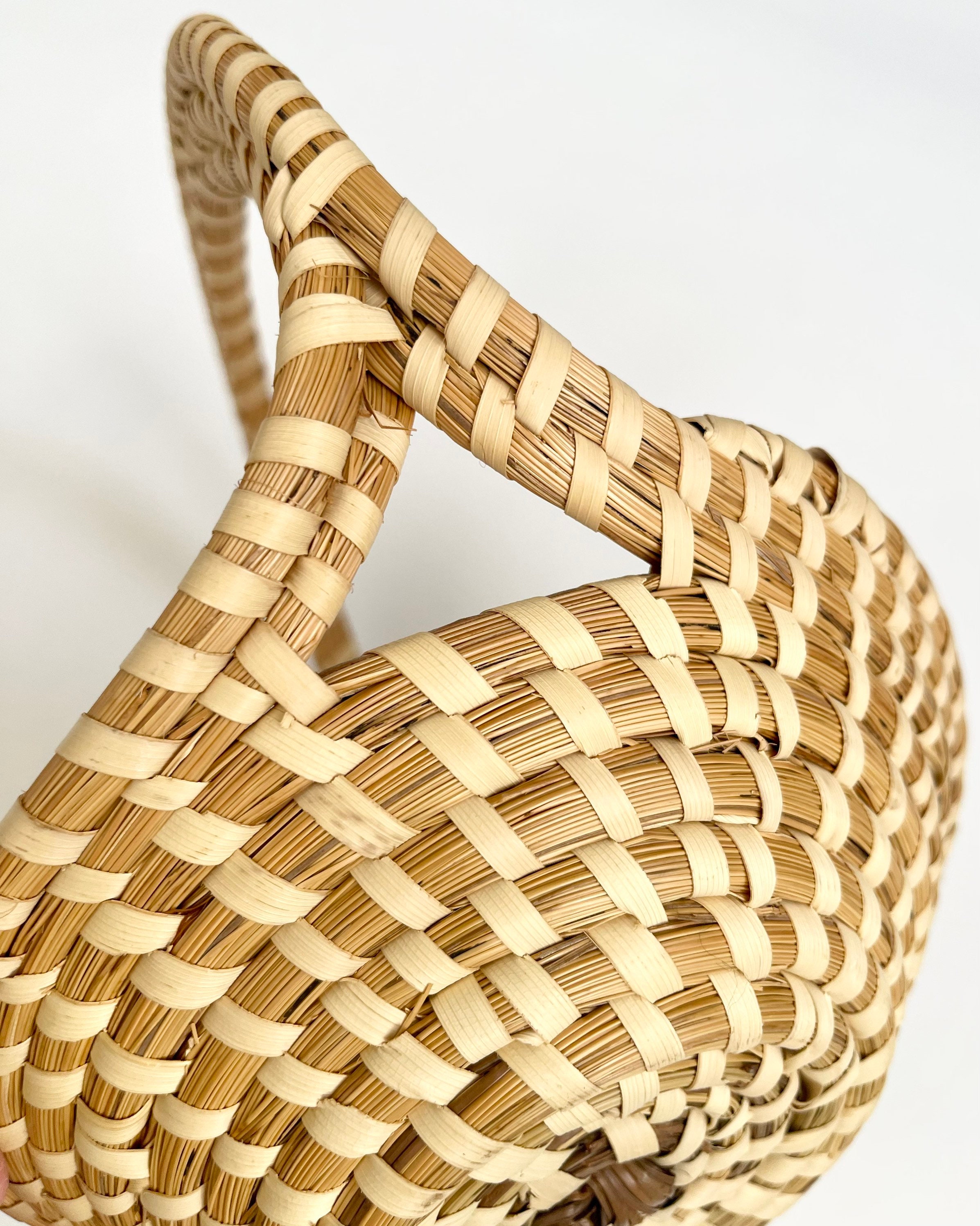 Charleston Sweetgrass Basket with Handle Detail Handmade Handwoven American Gullah Folk Art Top