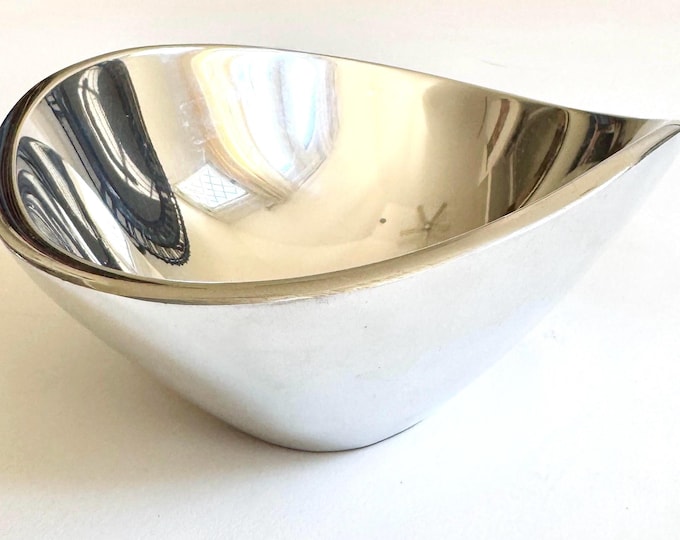 1967 Nambe Butterfly Bowl Vintage 60s Modernist Sculptural Minimalist Decorative New Mexico Native American Art Style 567