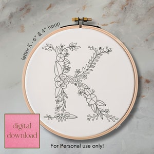 Padrão floral de bordado à mão com letra K para aro de 6 e 4 polegadas; Padrão digital floral caprichoso, download instantâneo com ponto e guia de cores