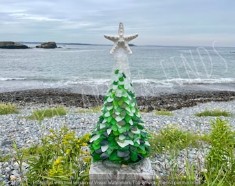 Árvore de Natal de vidro marinho genuíno verde e branco de 12'' © Árvore de Natal de vidro marinho