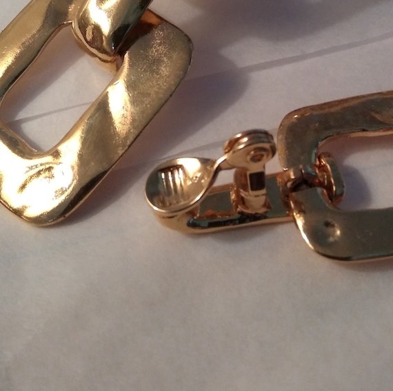 Vintage 1990's Gold Tone Dangling Clip-On Earrings - image 3