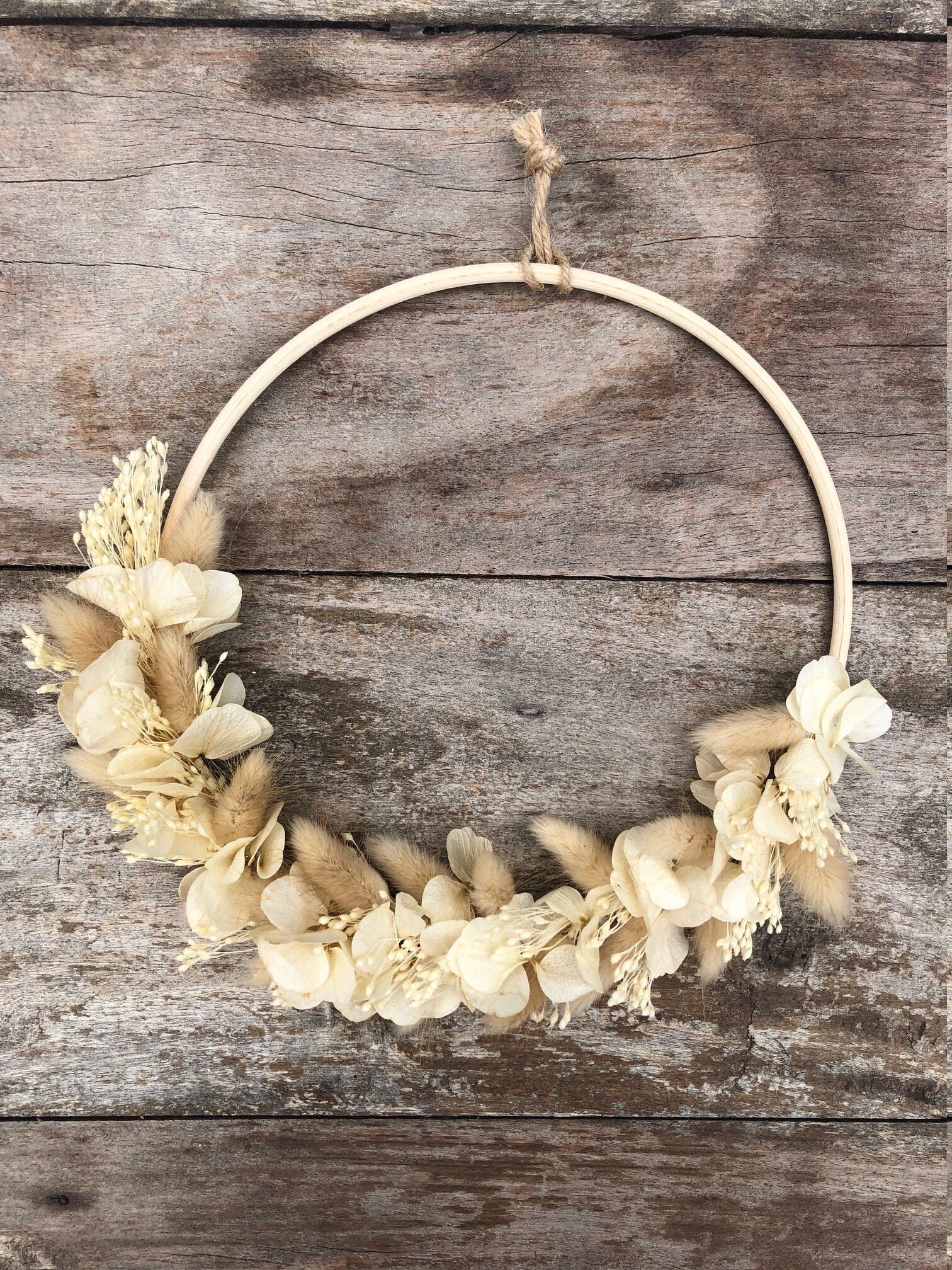 Couronne Murale, Chatons