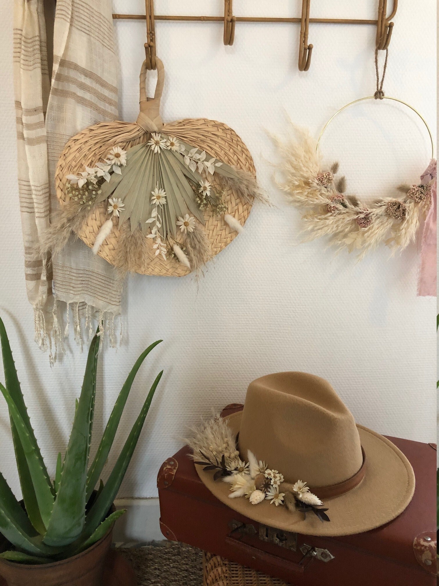 Eventail Décoré de Fleurs Séchées