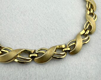 Vintage Trifari Gold Tone Link Necklace Signed Trifari 16.5” Classic Chain
