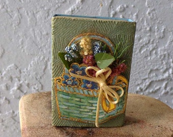 Vintage matchbox, vintage decorative matchbox, vintage matches, fancy matchbox, fancy matches, vintage matches