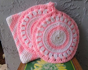Pink knit trivet set, pink kitchen trivets, knit trivets, pink trivets, set of 3