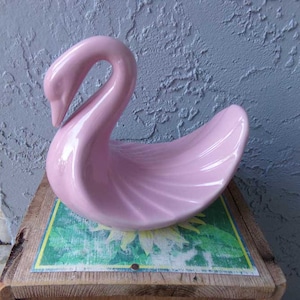 Pink swan towel holder, vintage swan towel holder, ceramic swan towel holder, bathroom home decor