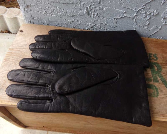 Ladies Aris black leather gloves, vintage black g… - image 6