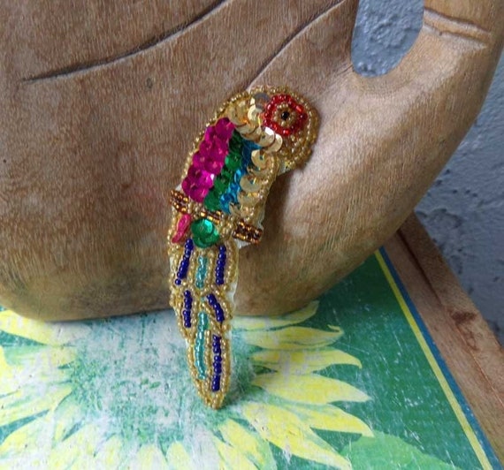 Parrot brooch, sequin parrot, sequin parrot brooch, vintage sequin parrot brooch, beaded parrot brooch