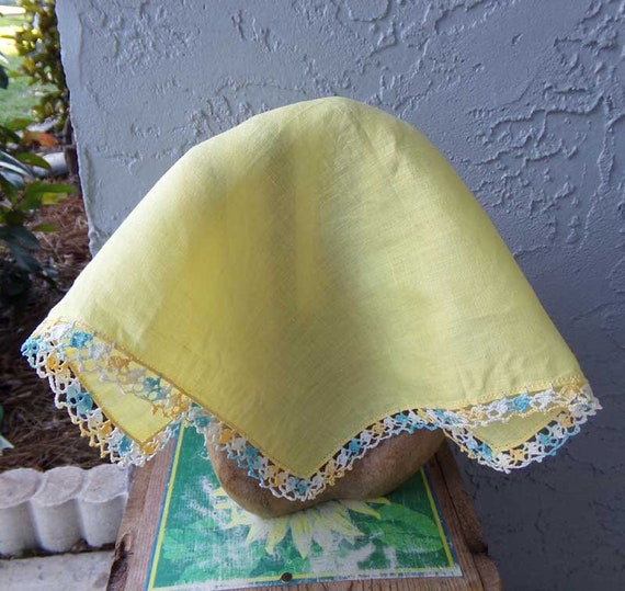 Vintage tatted handkerchief, yellow tatted hankie,