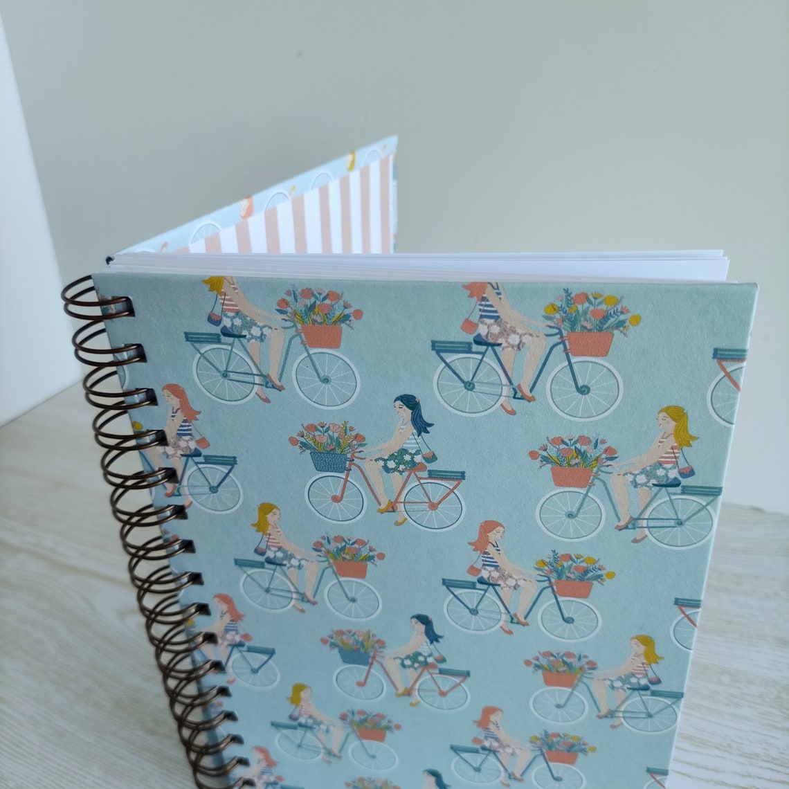 Libreta chica en bici libreta de primavera con flores Etsy
