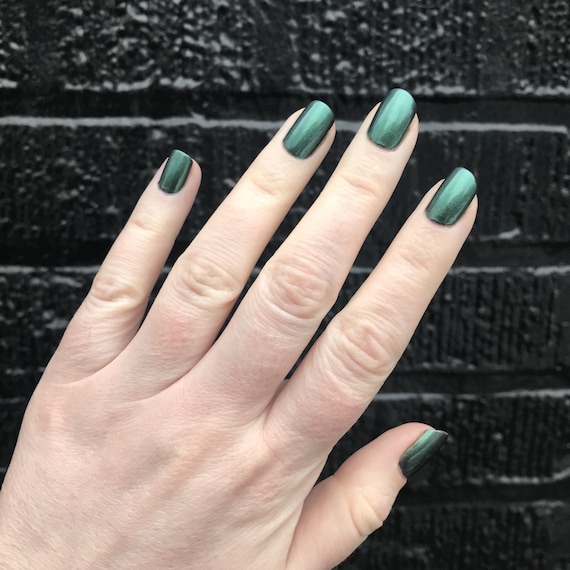 green emerald velvet dress Better than press-on nails main image 1