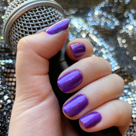 ILNP Dreaming In Violet - Dusty Violet Holographic Nail Polish | eBay