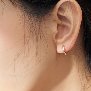 Tiny huggie earring, Dainty hoops, Gold conch hoop, Golden hoop, minimalist hoops,Gold huggie earrings