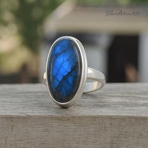 Kingman Turquoise Ring: Oval Sterling Silver Handmade Jewelry Labradorite
