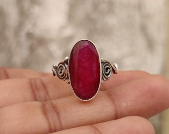 Handgemachter Rubin Edelstein-Ring in 925 Sterling Silber, Minimalistisches Design