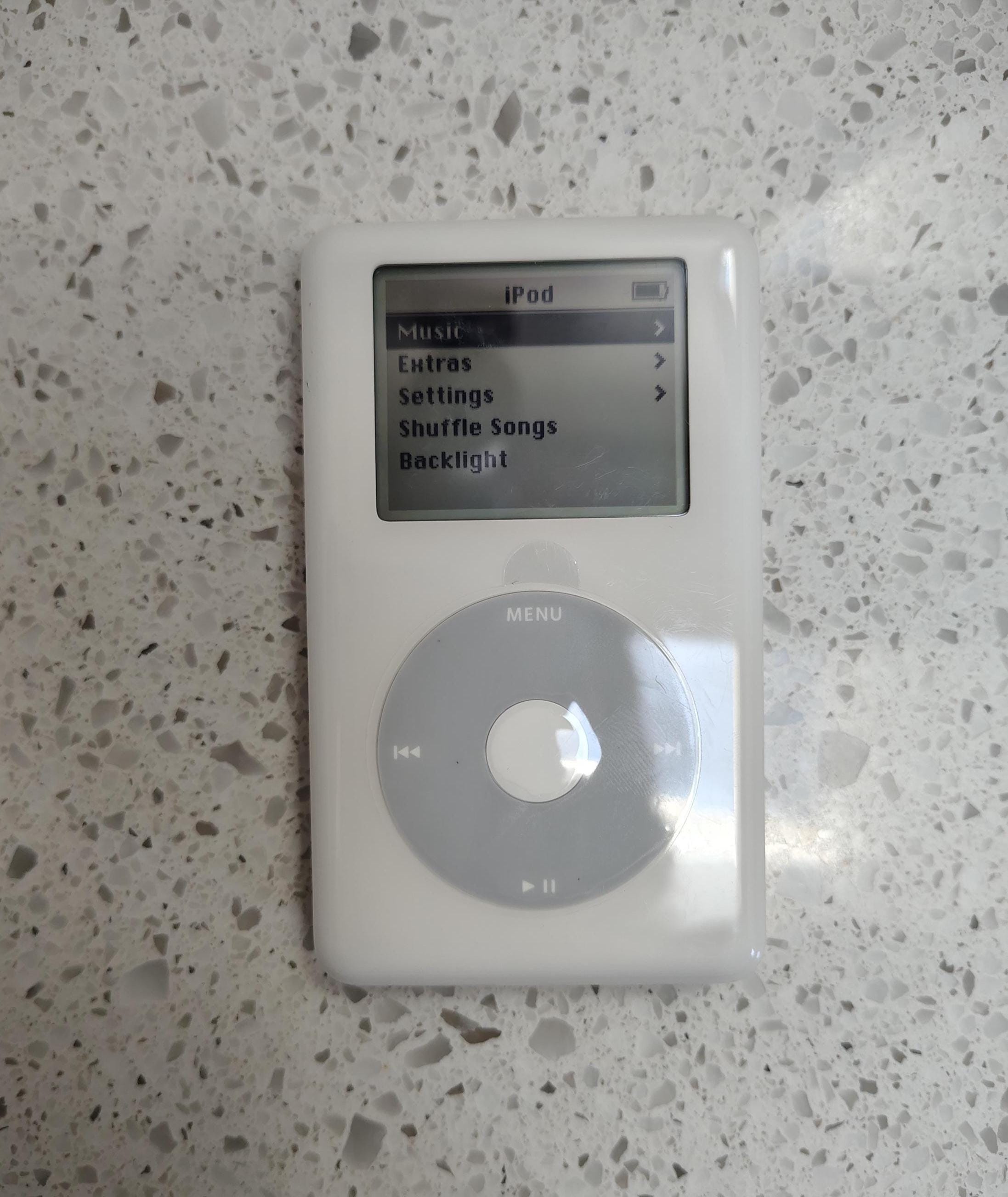 ipod nano 4GB 第3世代　JAロゴ刻印付 　白レザーケース ヨドバシ.com - ミヤビックス MIYAVIX 第3世代 iPod nano用レザー