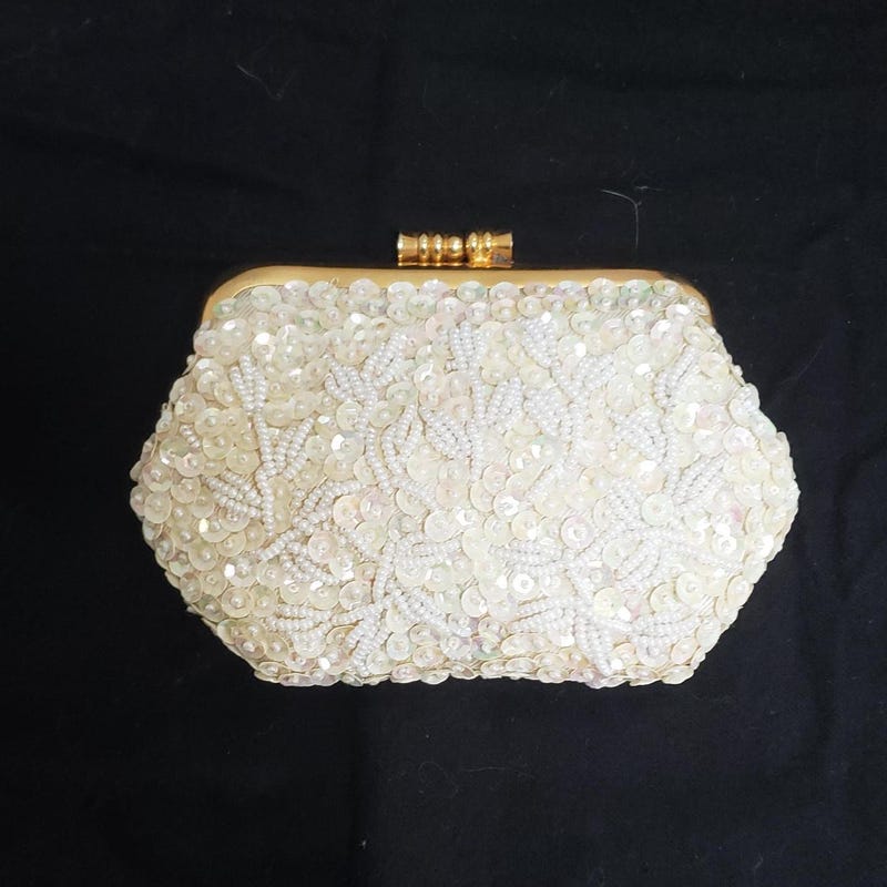 Bows Beaded Coin Purse main image 0