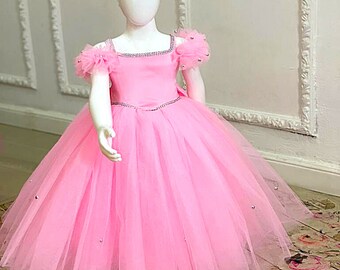 Beautiful Luxury Tutu Girl Dress with Bow at The Back