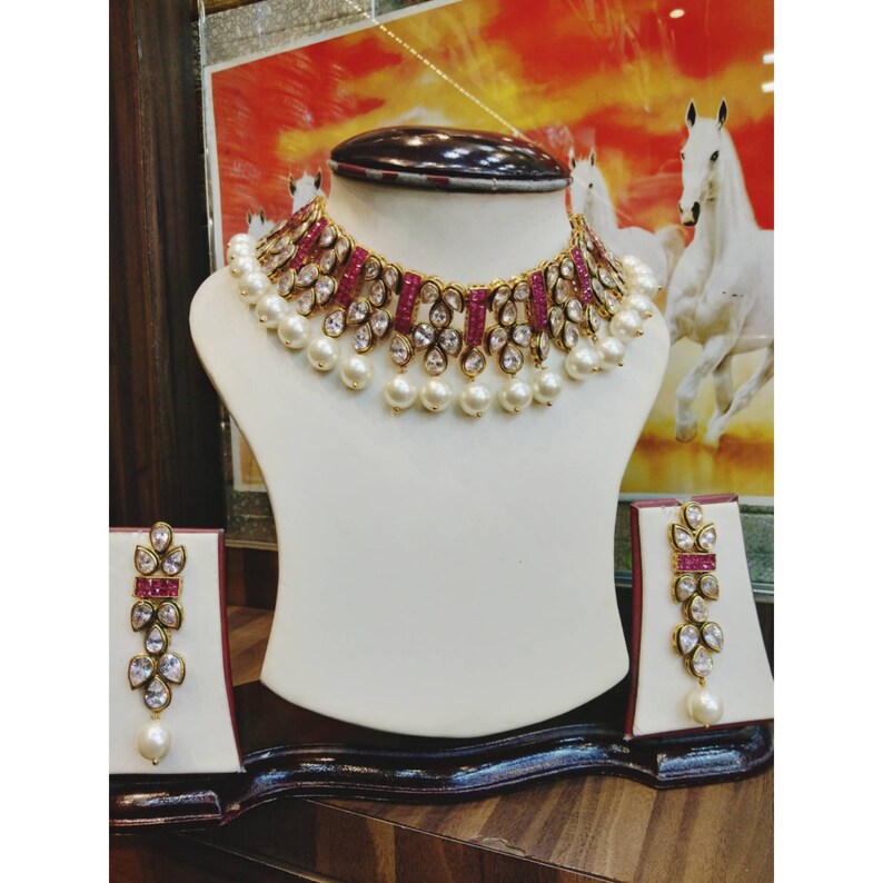 Traditional Choker Necklace with Pearl 
