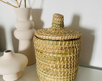Boho basket natural, storage basket from Morocco, handmade from palm leaf and wool, basket with lid, Berber basket, ethnic basket