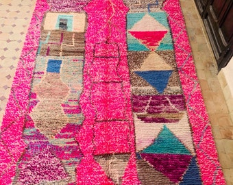 BIG BOUJAD | Marokkanischer Teppich – absolutes Unikat aus dem hohen Atlas  | 253 cm x 149 cm | Pink - Bunt