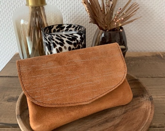 Pochette aus Wildleder | kleine Leder Clutch | Portmonaie – cognac mit silber