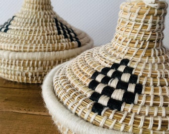 Tajine Korb natur /weiß/schwarz  Boho Korb, Aufbewahrungskorb aus Marokko, Handarbeit aus Palmblatt und Wolle, Korb mit Deckel, Berber Korb