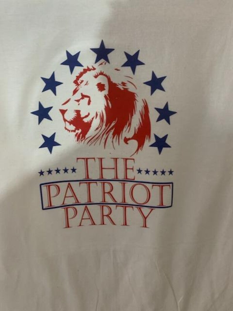 Lion The Patriot PartyT-Shirt