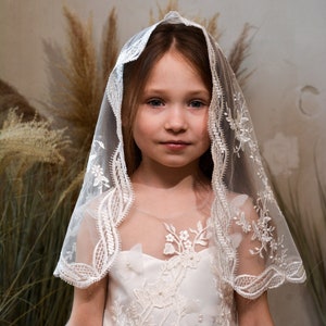 Child latin Mass veil, children Ivory Lace Veil, Ivory lace Chapel Veil