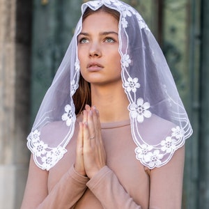 White chapel  veil with floral embroidery, Church lace head covering veil, Catholic lace mantilla 011