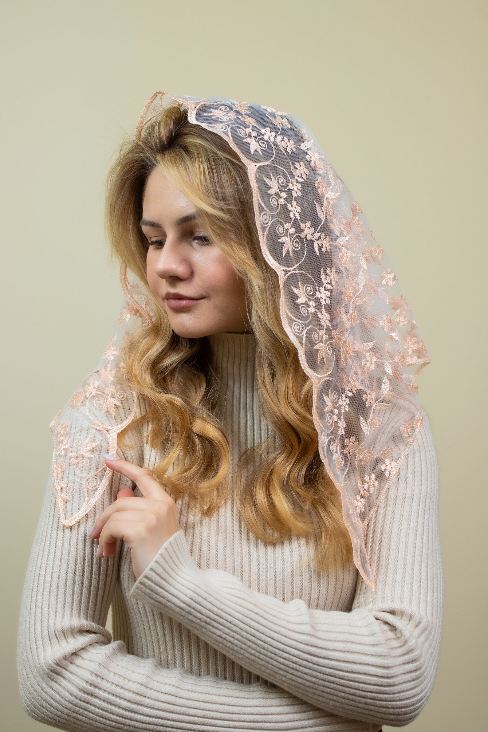 Triangle Peach Veil, Latin Mass Veil, Lace Chapel Veil Mantilla - Etsy