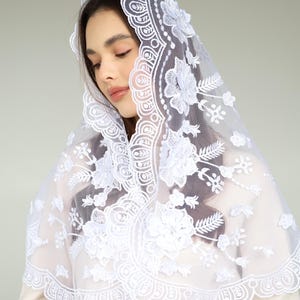 Lace chapel veil with flowers, 3D chapel veil, chapel veil, Lace chapel veil, Latin mass veil
