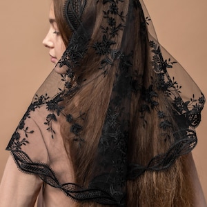 Black Traditional Catholic d shape Mantilla veil, black Lace scarf, black church veil 003 image 2