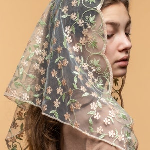 Floral Triangle Lace Veil, Lace Chapel Veil, latin Mass veil image 2