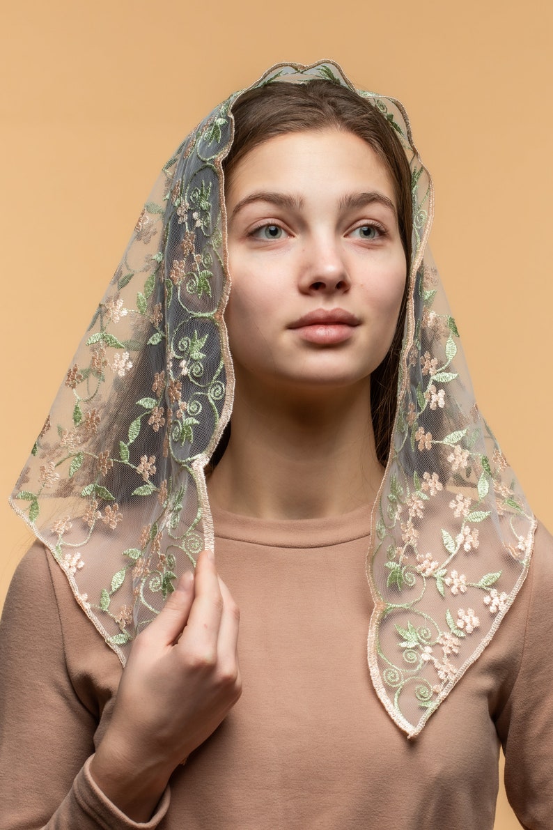 Floral Triangle Lace Veil, Lace Chapel Veil, latin Mass veil image 8