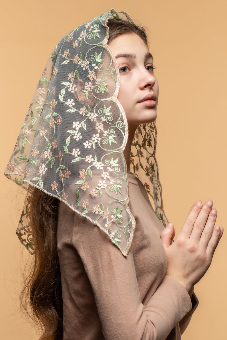 Floral Triangle Lace Veil, Lace Chapel Veil, latin Mass veil image 6