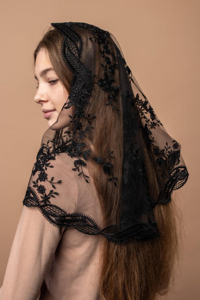Black Traditional Catholic d shape Mantilla veil, black Lace scarf, black church veil 003 image 3