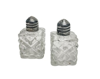 Vintage Libbey Pressed Square Glass Salt & Pepper Shaker Set