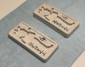 Vaso di Osiride "Mummia del mais" in cemento con geroglifici ieratici.