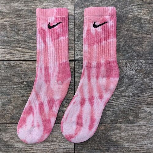 breast cancer nike elite socks