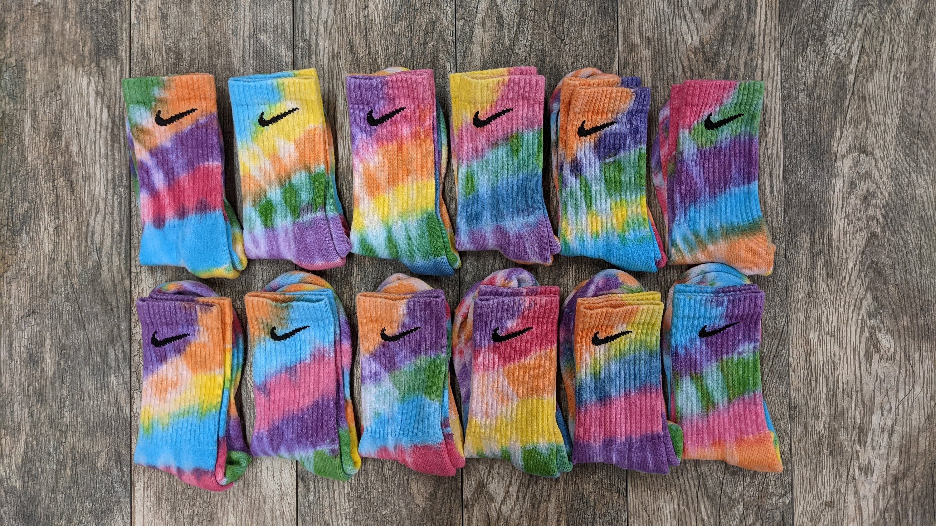 Burgundy nike socks 2025