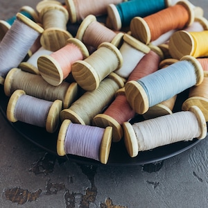 Crinkle Seidenband von Hand gefärbt Rohes Randband Blumenstraußband Hand gerissenes Hochzeitsband